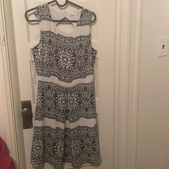 Unique pattern dress, donating 11/10 - Picture 1 of 8